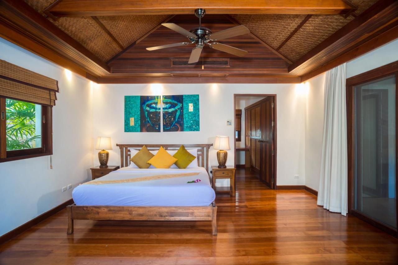 4 Bedroom Baan Banburee, Seconds From Villa