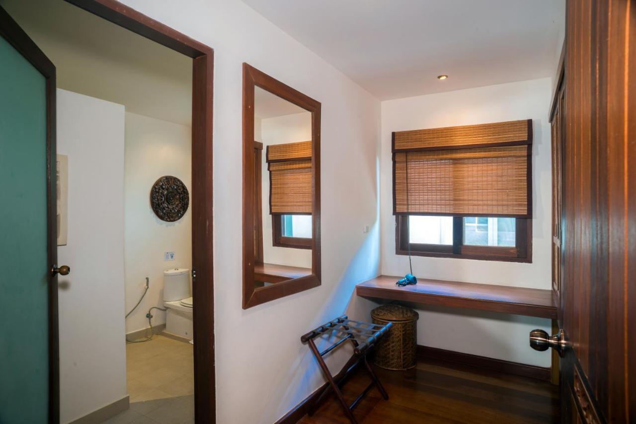 4 Bedroom Baan Banburee, Seconds From Villa *