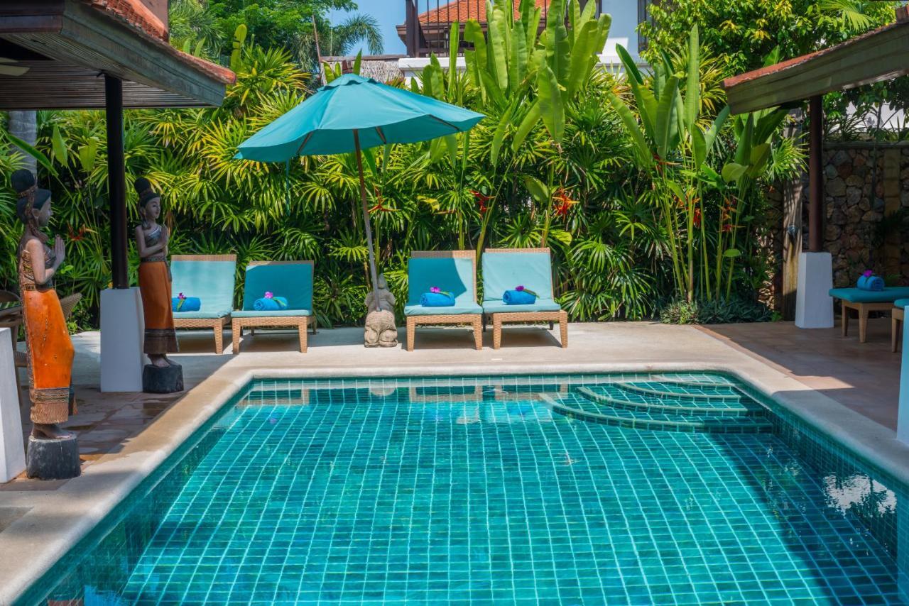 4 Bedroom Baan Banburee, Seconds From