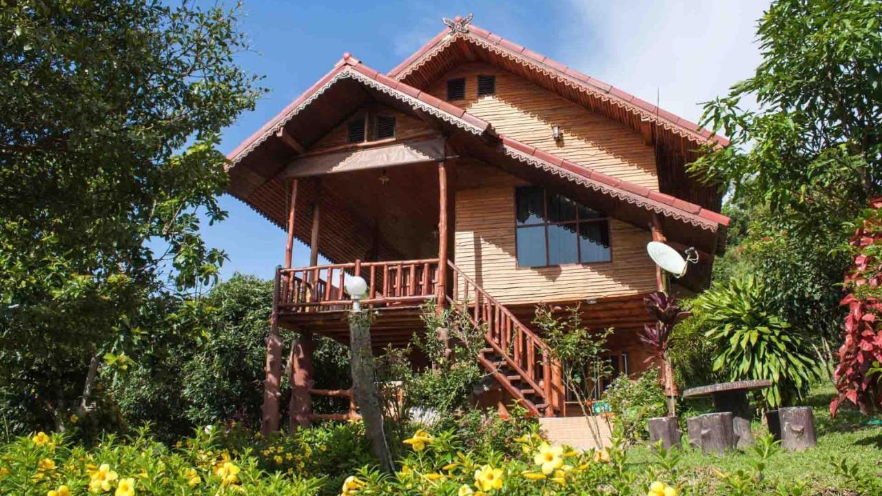 บ้านสวนศรเพชร Guest house Phetchabun
