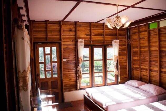 บ้านสวนศรเพชร