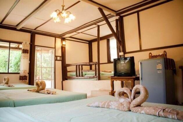 บ้านสวนศรเพชร
