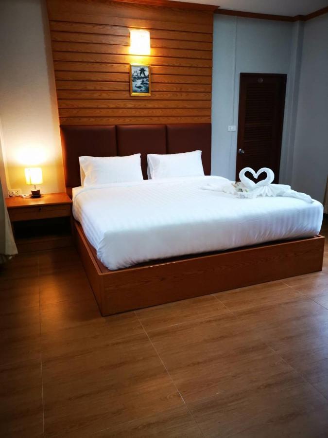 Rs Phong Riverside Resort *