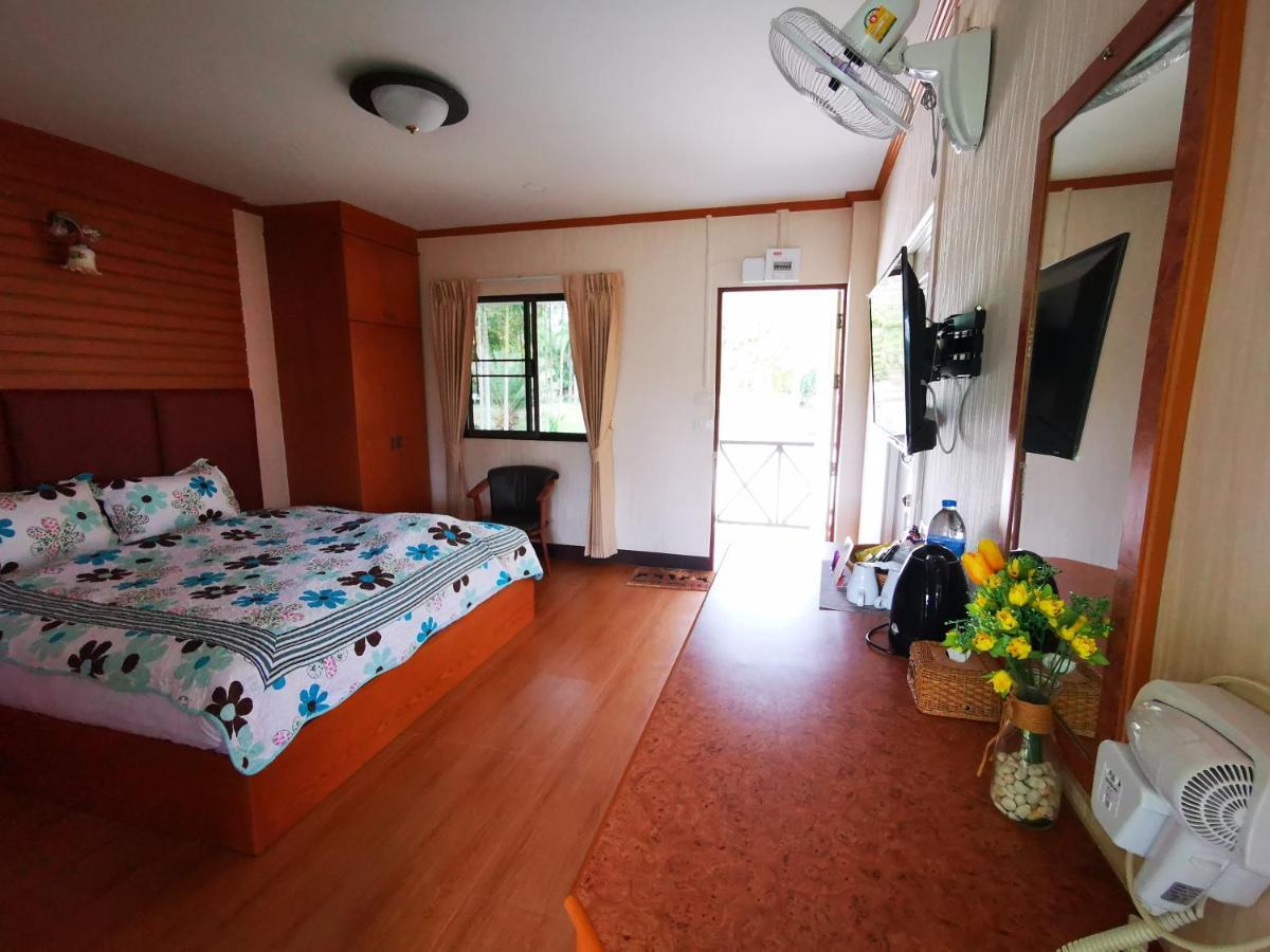 Rs Phong Riverside Resort *
