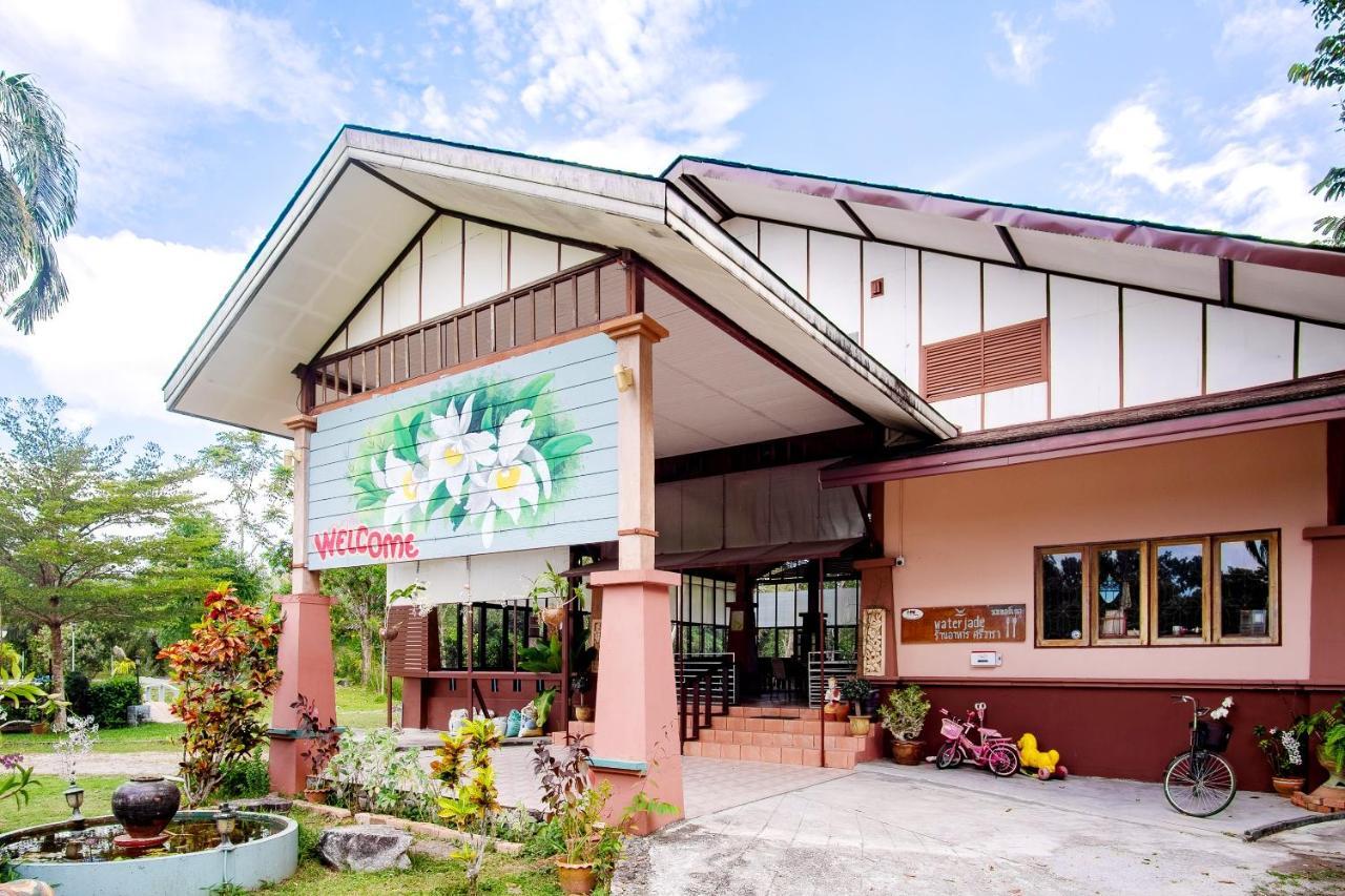 Oyo 479 Water Jade Natural Hotel Thai Mueang