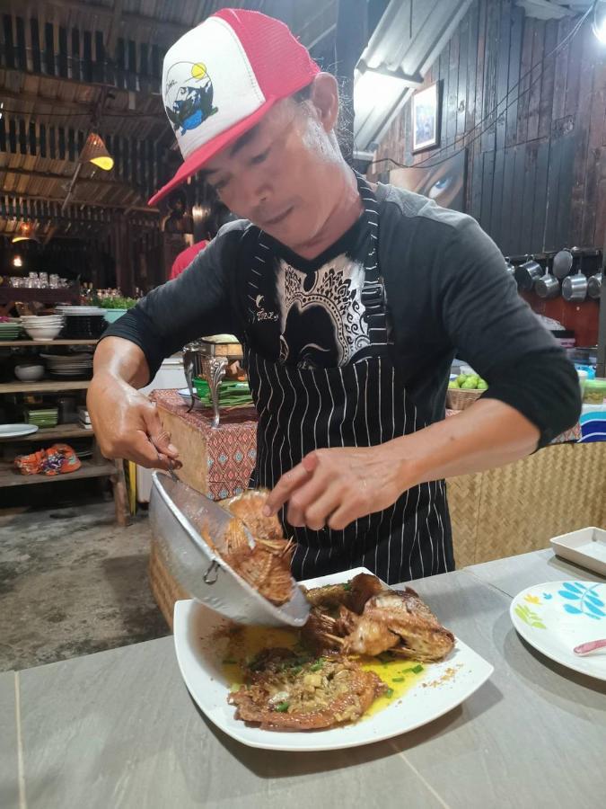 Pp Red Tuna Hut Resort