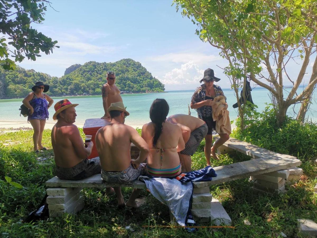 Resort Pp Red Tuna Hut 2*