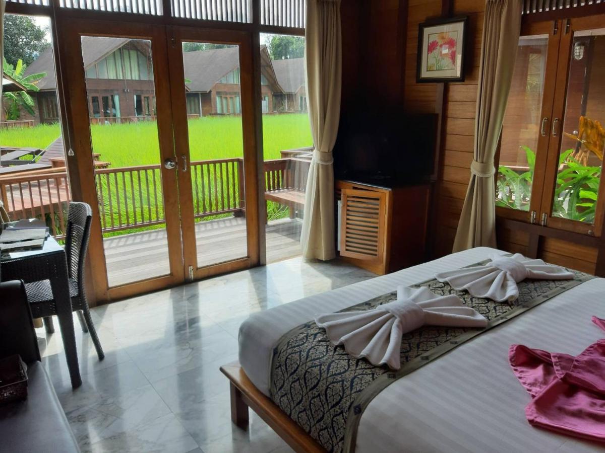 100 Islands & Hotel