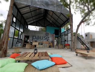 Resort Pause & Bar