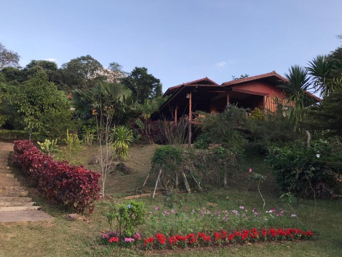 Guest house บ้านสวนศรเพชร