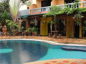 Baan Kasemsuk Apartment *