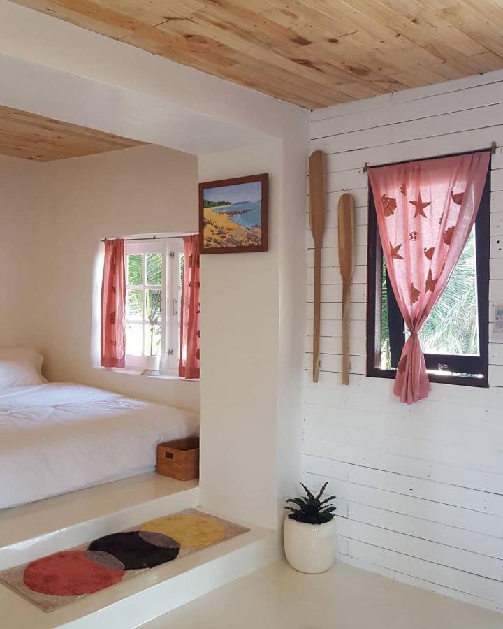 Maliblues Bed & Art Gallery Resort Chumphon