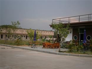 Resort Surintara 3*
