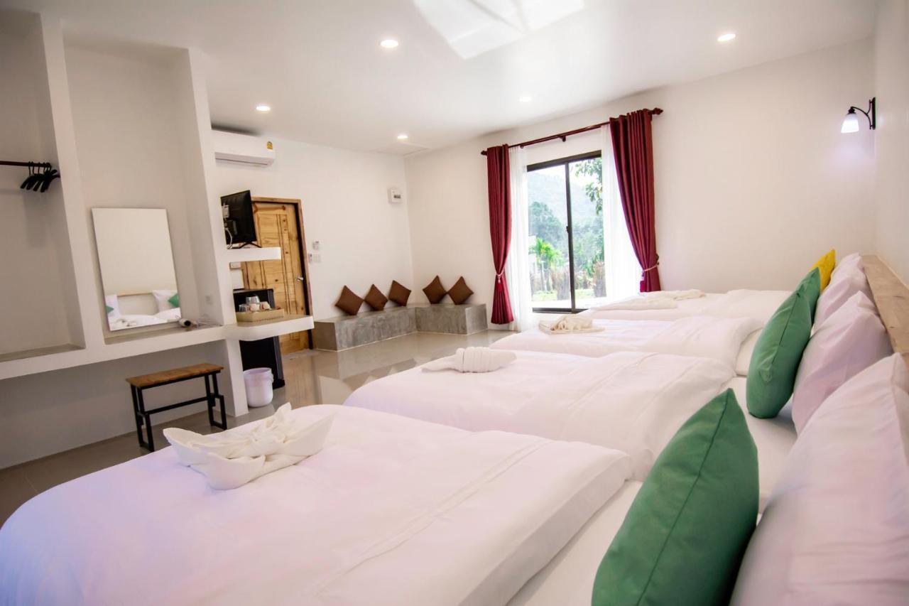 Resort Khunkhao Tamnanprai Suan Phueng