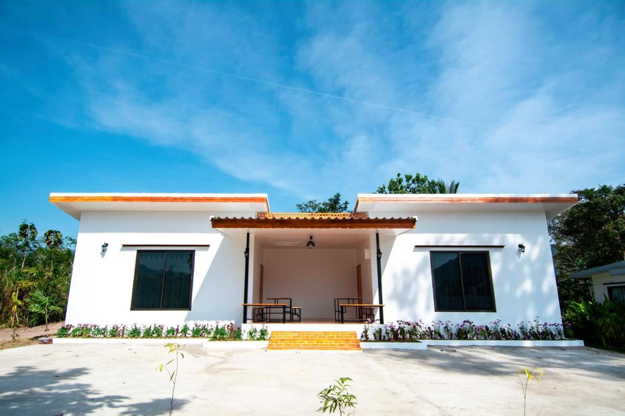Khunkhao Tamnanprai Resort