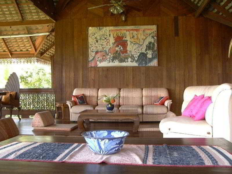 Ruen Thai Rim Haad Klaeng
