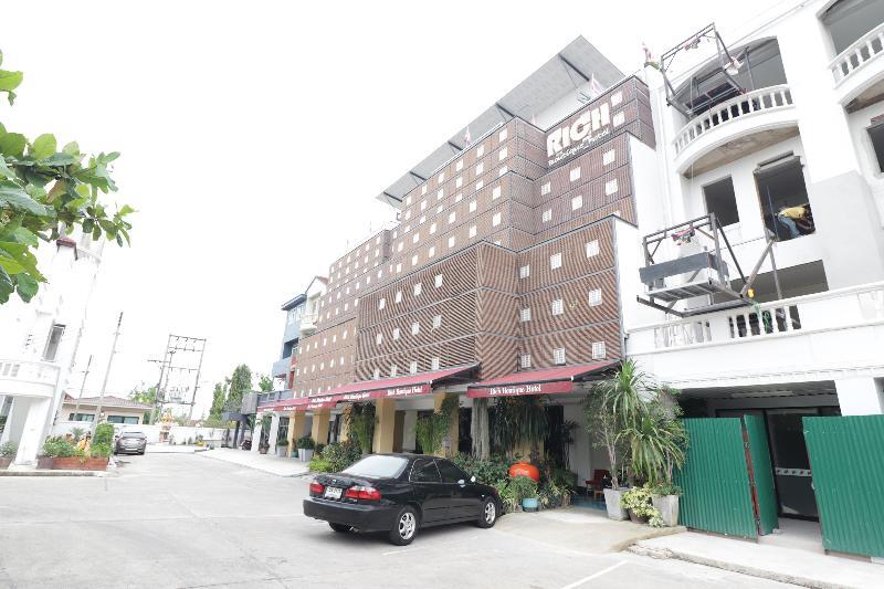 Hotel Oyo 115 Rich Boutique 2*