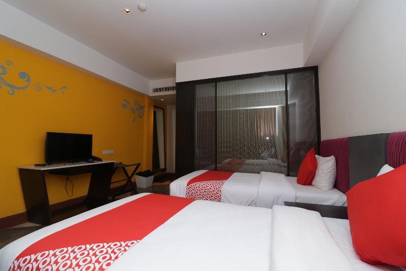 Hotel Oyo 115 Rich Boutique 2*