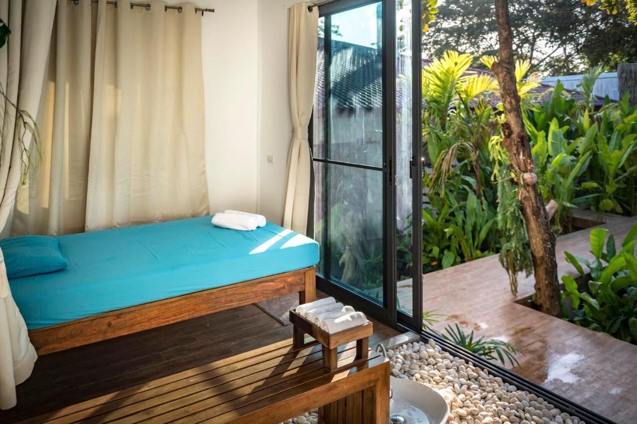 By The Sea Boutique * Koh Mak