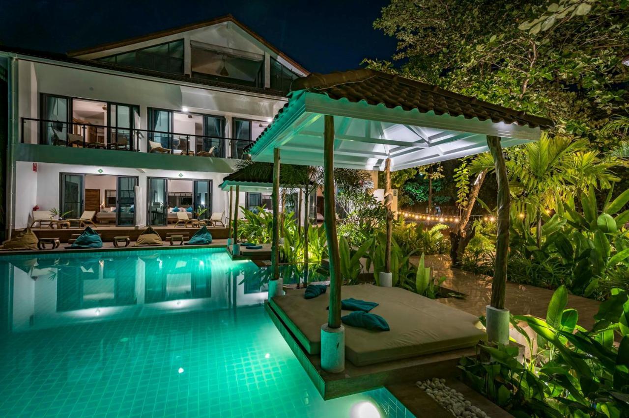 Inn By The Sea Boutique *