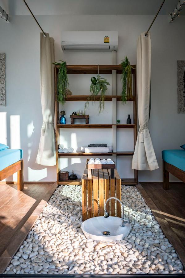 Inn By The Sea Boutique *