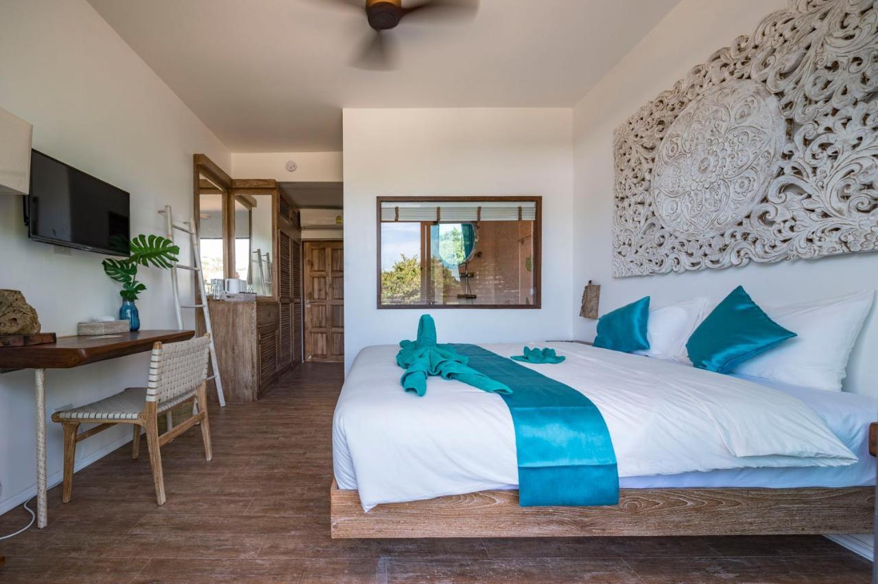 By The Sea Boutique Inn *