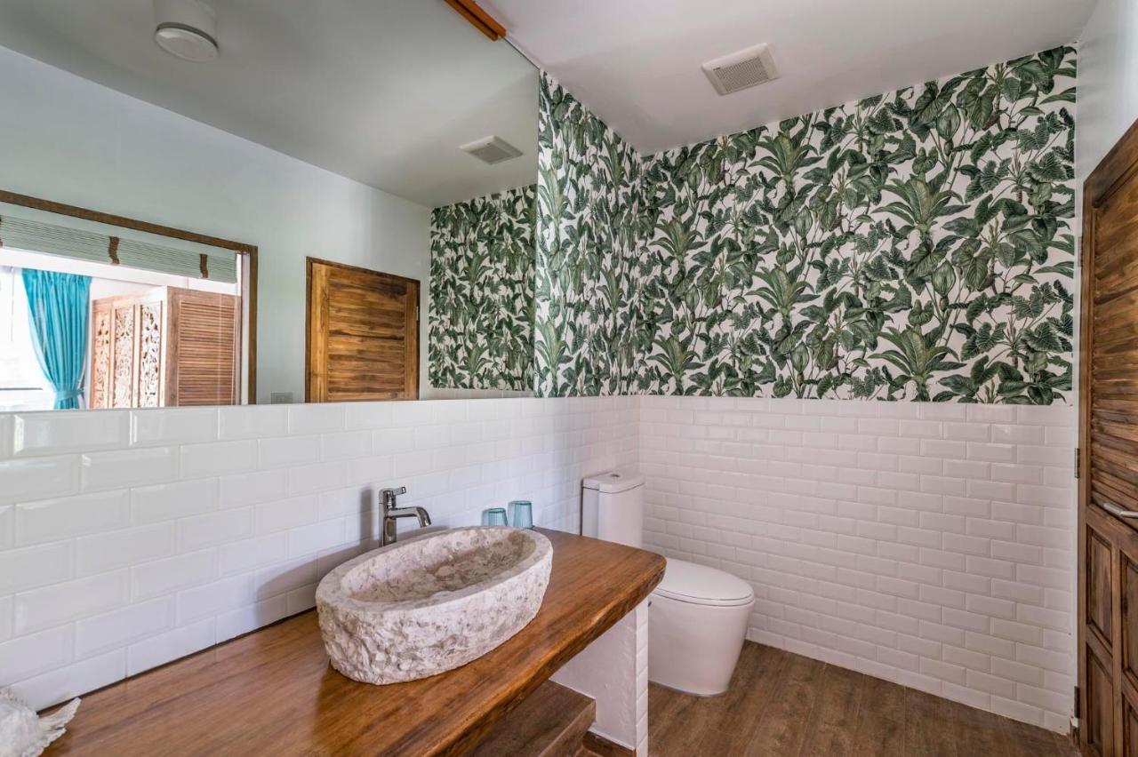 Inn By The Sea Boutique *
