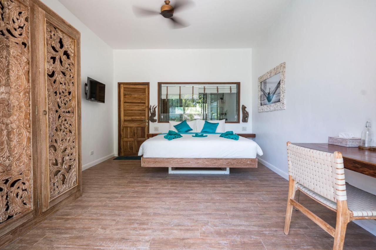 By The Sea Boutique Inn