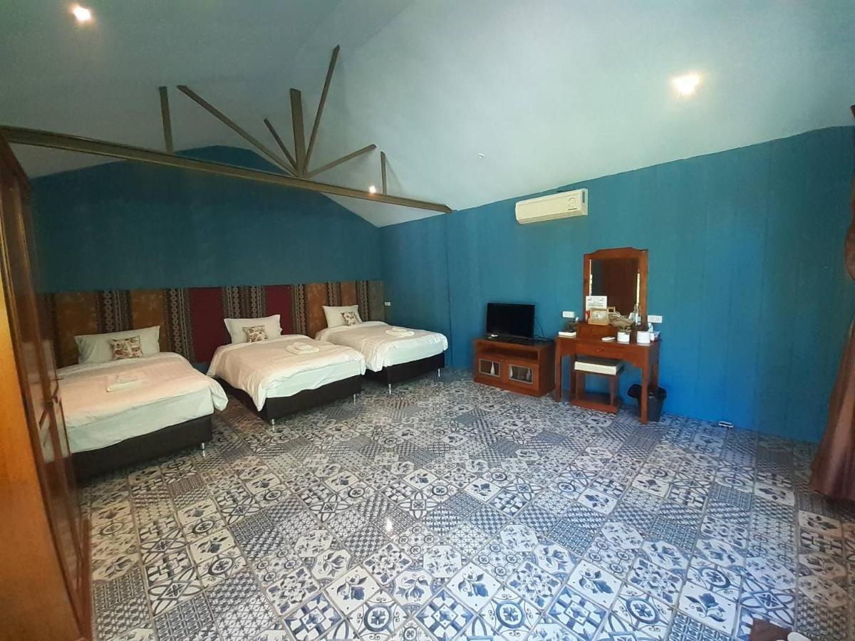 Thanburi Hotel
