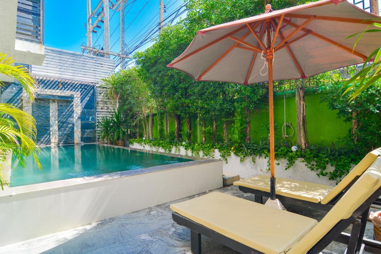Hotel Oyo 115 Rich Boutique