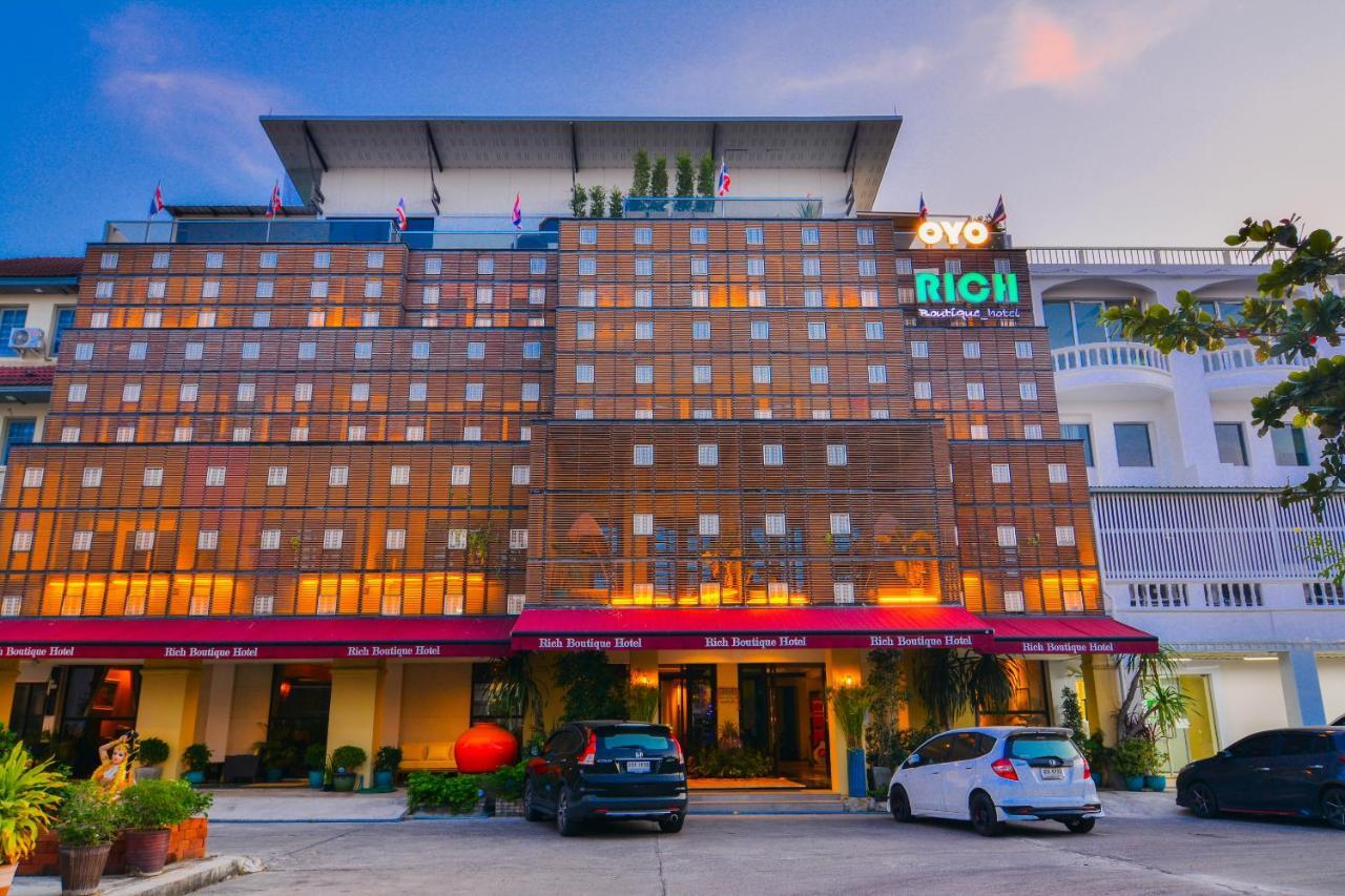 Oyo 115 Rich Boutique Hotel