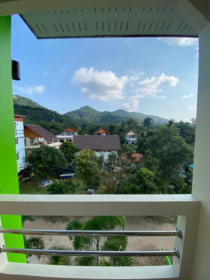 Budchui * Koh Tao