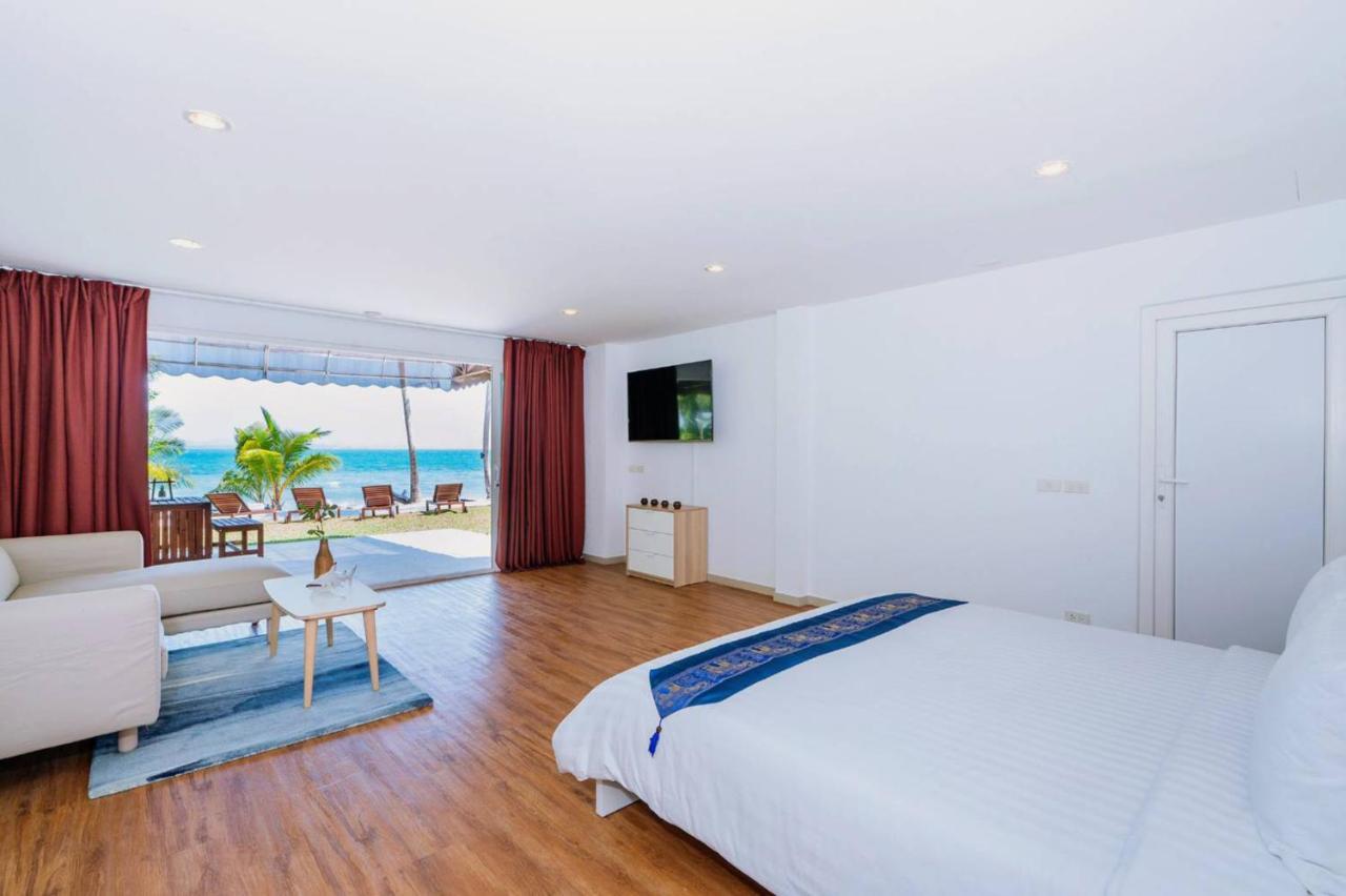 Villa Coral Cove Beachfront -