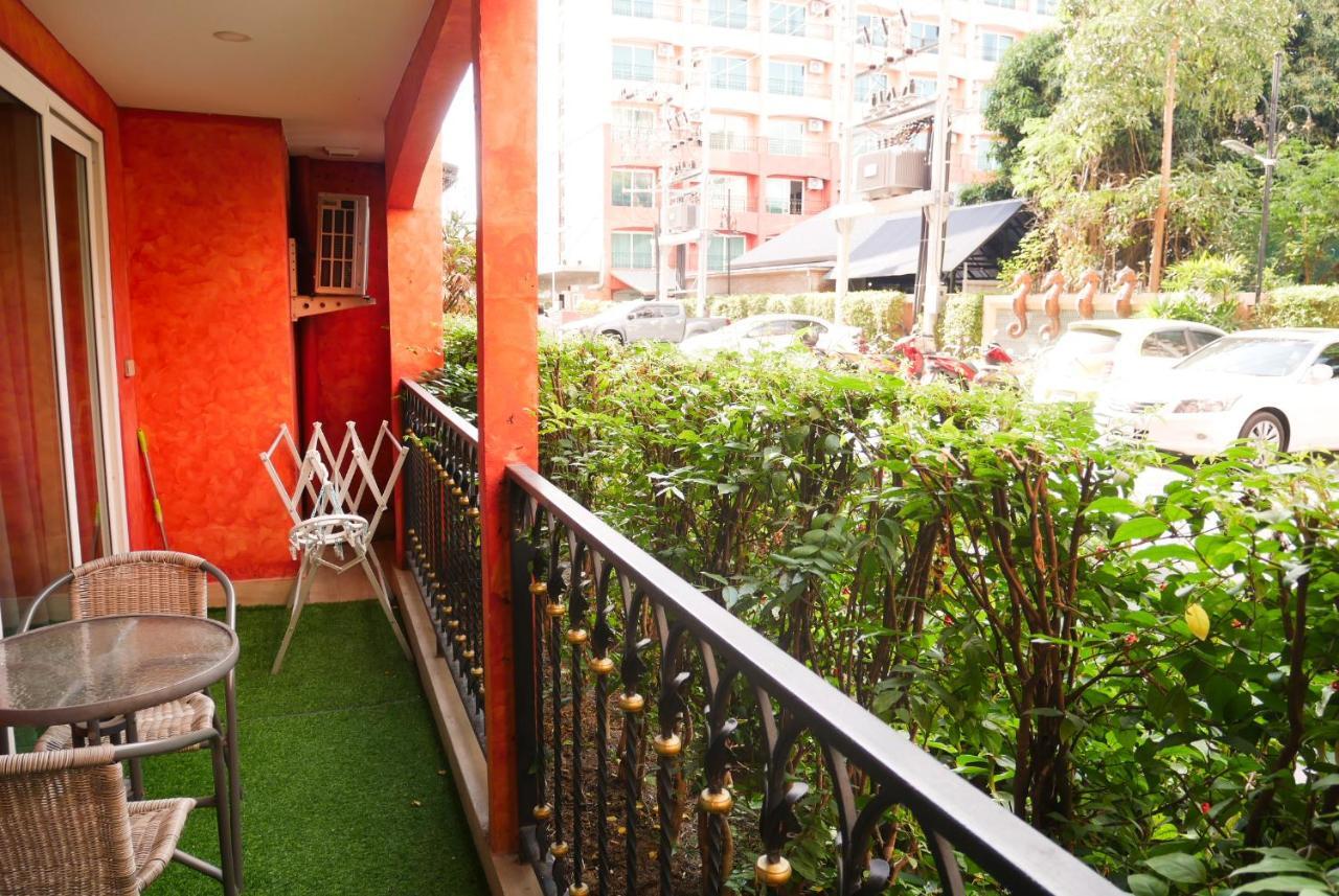 Seven Seas Pattaya & Sofa Bed Apartment