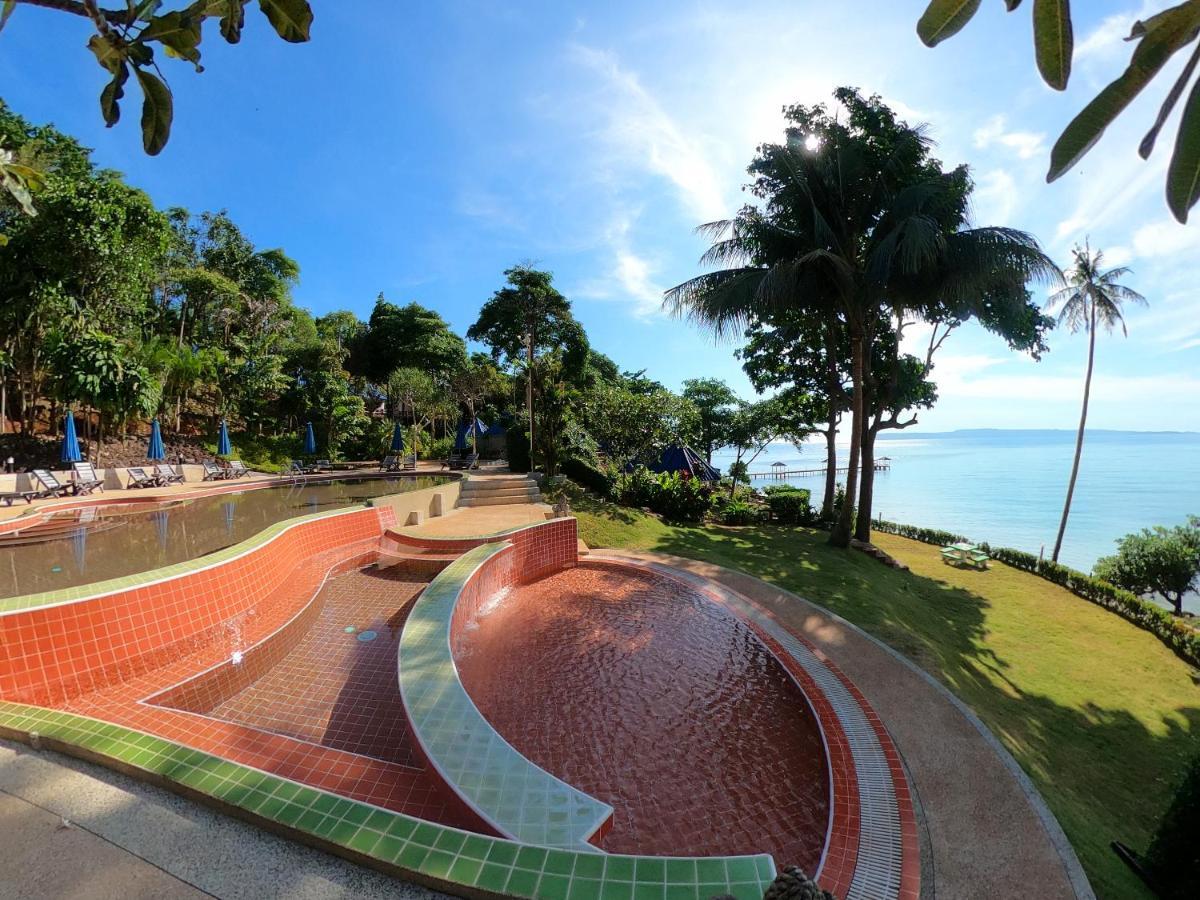 Resort Buri Hut Natural Koh Mak