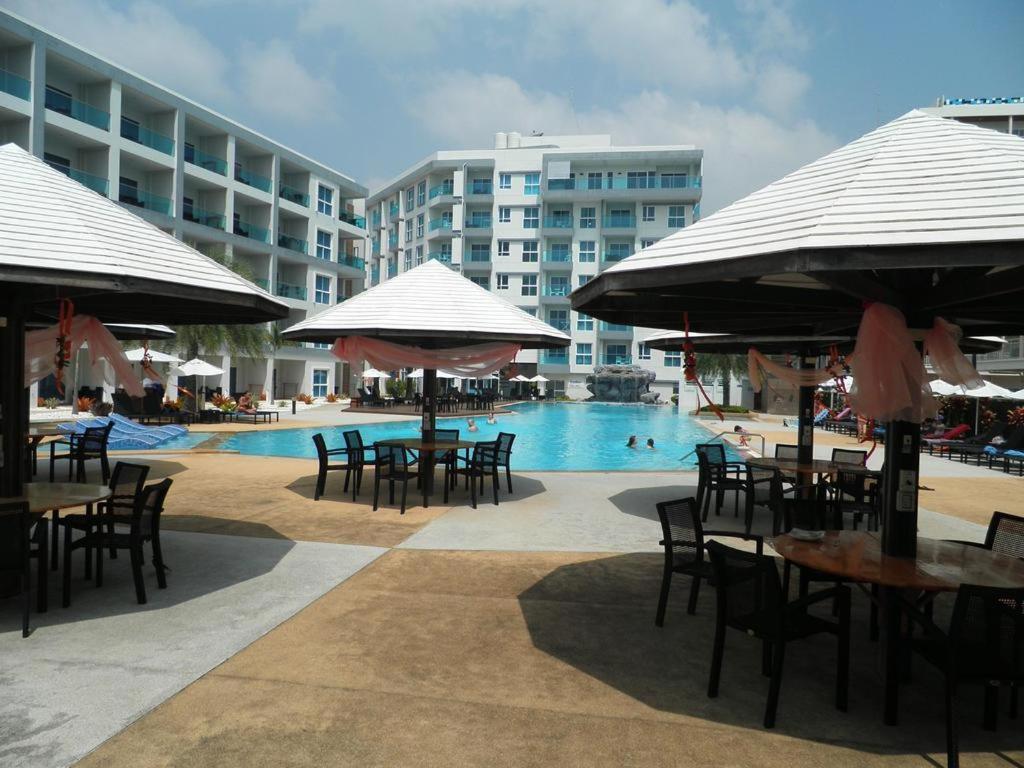Grandblue Sea View Apartment *