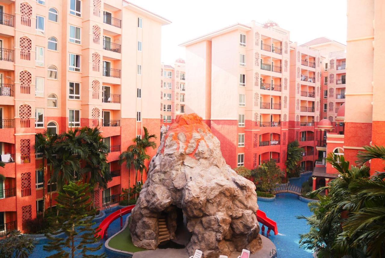 Seven Seas Pattaya & Sofa Bed Apartment