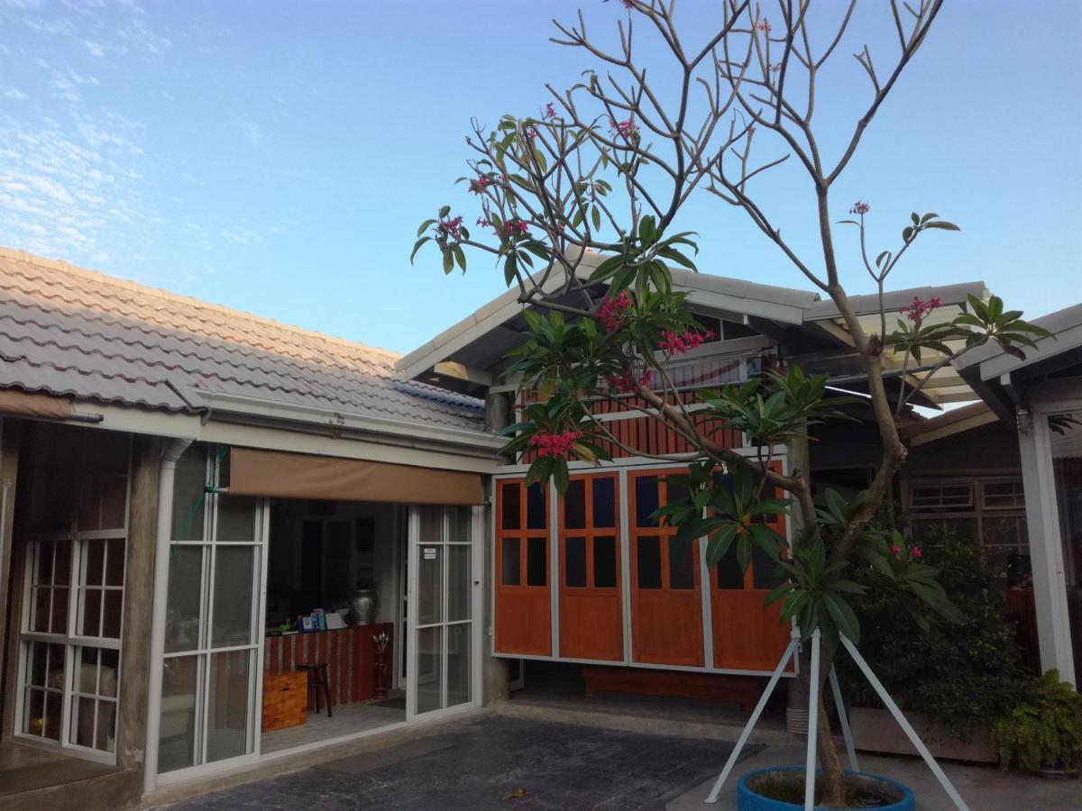 Sea House 3*