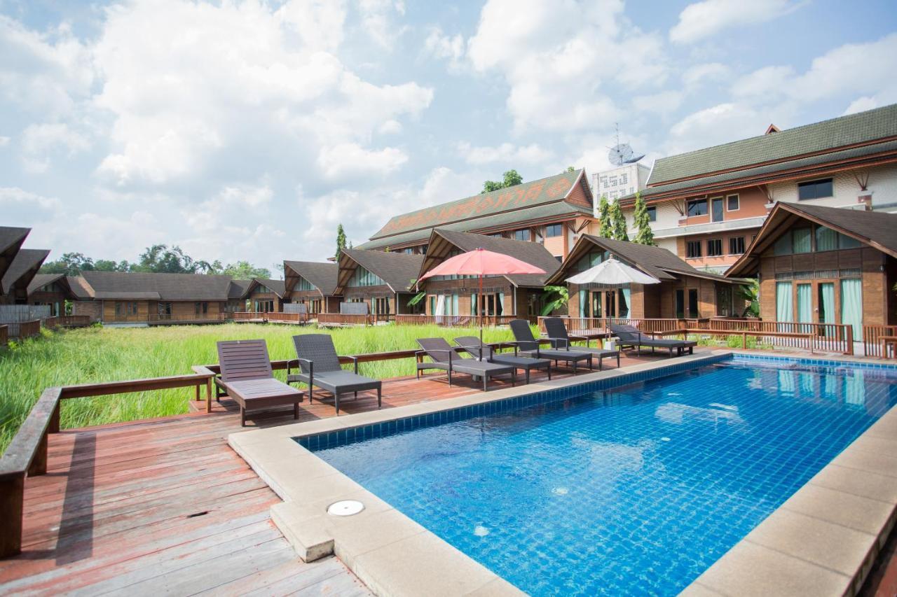 100 Islands & Hotel Surat Thani