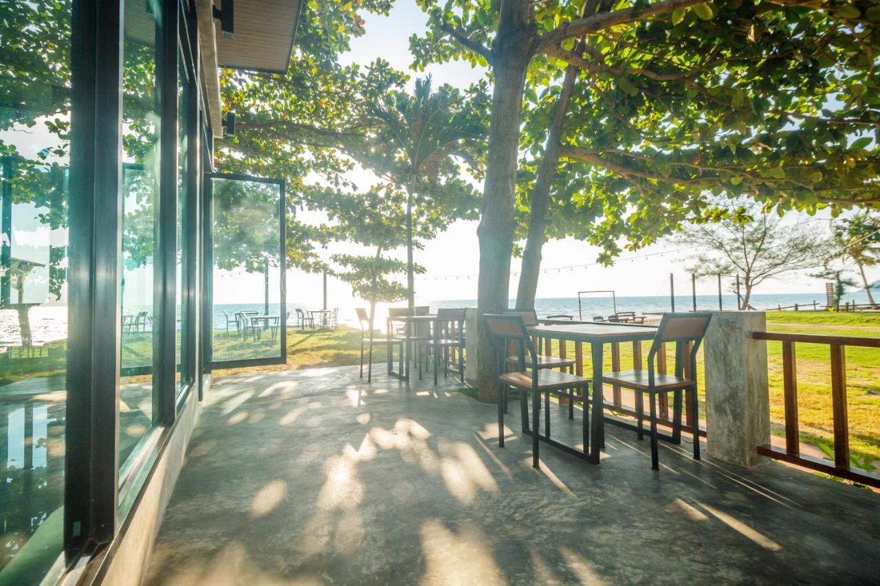 Blues River Resort Chao Lao Beach
