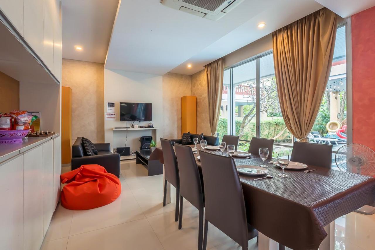 Jomtien Waree 8 - 6 Bedroom Pool
