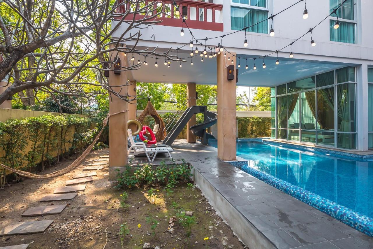 Jomtien Waree 8 - 6 Bedroom Pool * Na Chom Thian