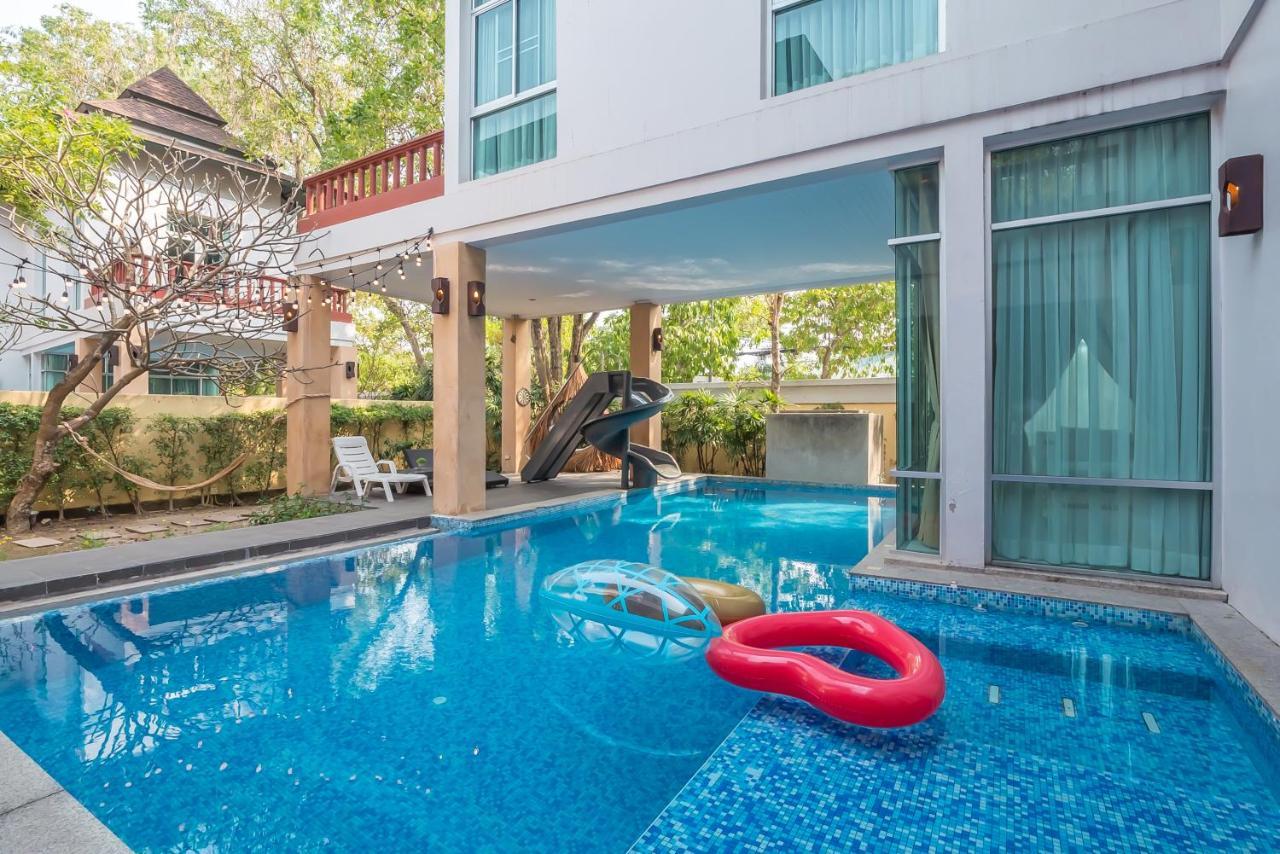 Jomtien Waree 8 - 6 Bedroom Pool *