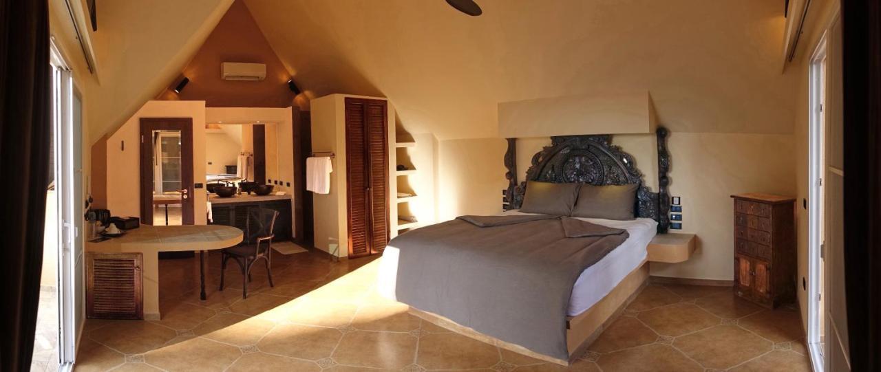 Hotel Laguna House *