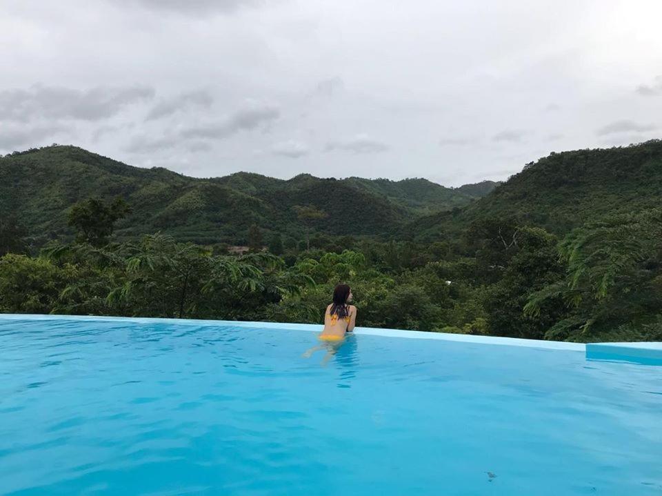 Resort Khunkhao Tamnanprai Suan Phueng