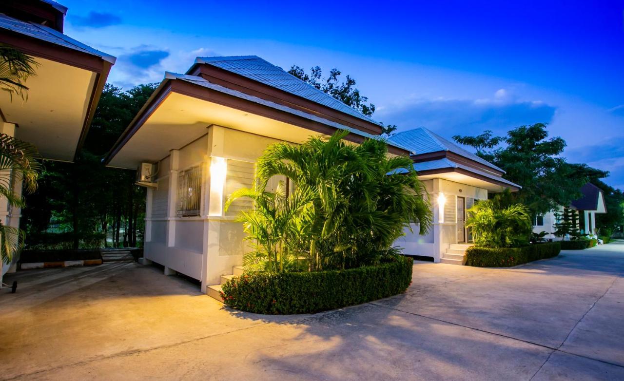 Bualuang Boutique Ang Thong