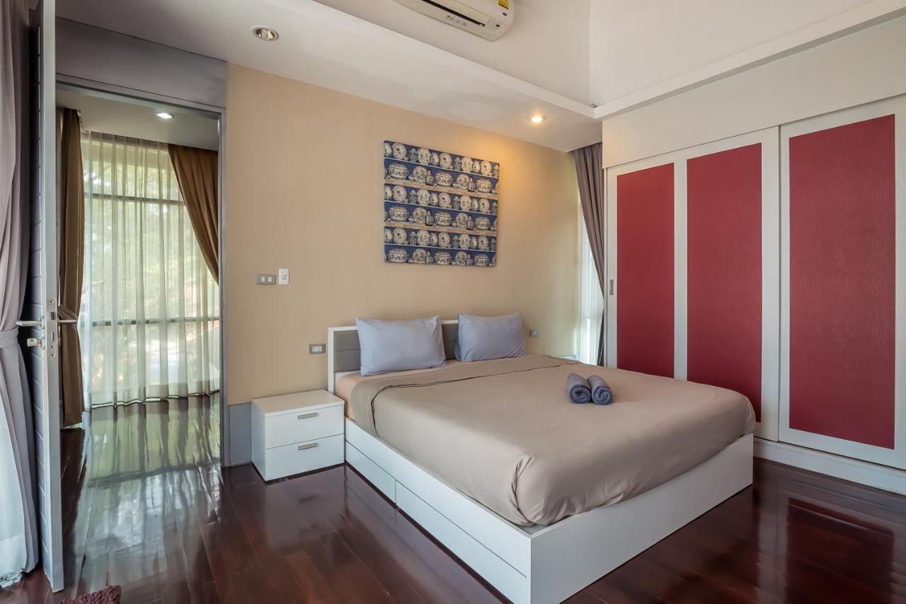 Jomtien Waree 8 - 6 Bedroom Pool Na Chom Thian
