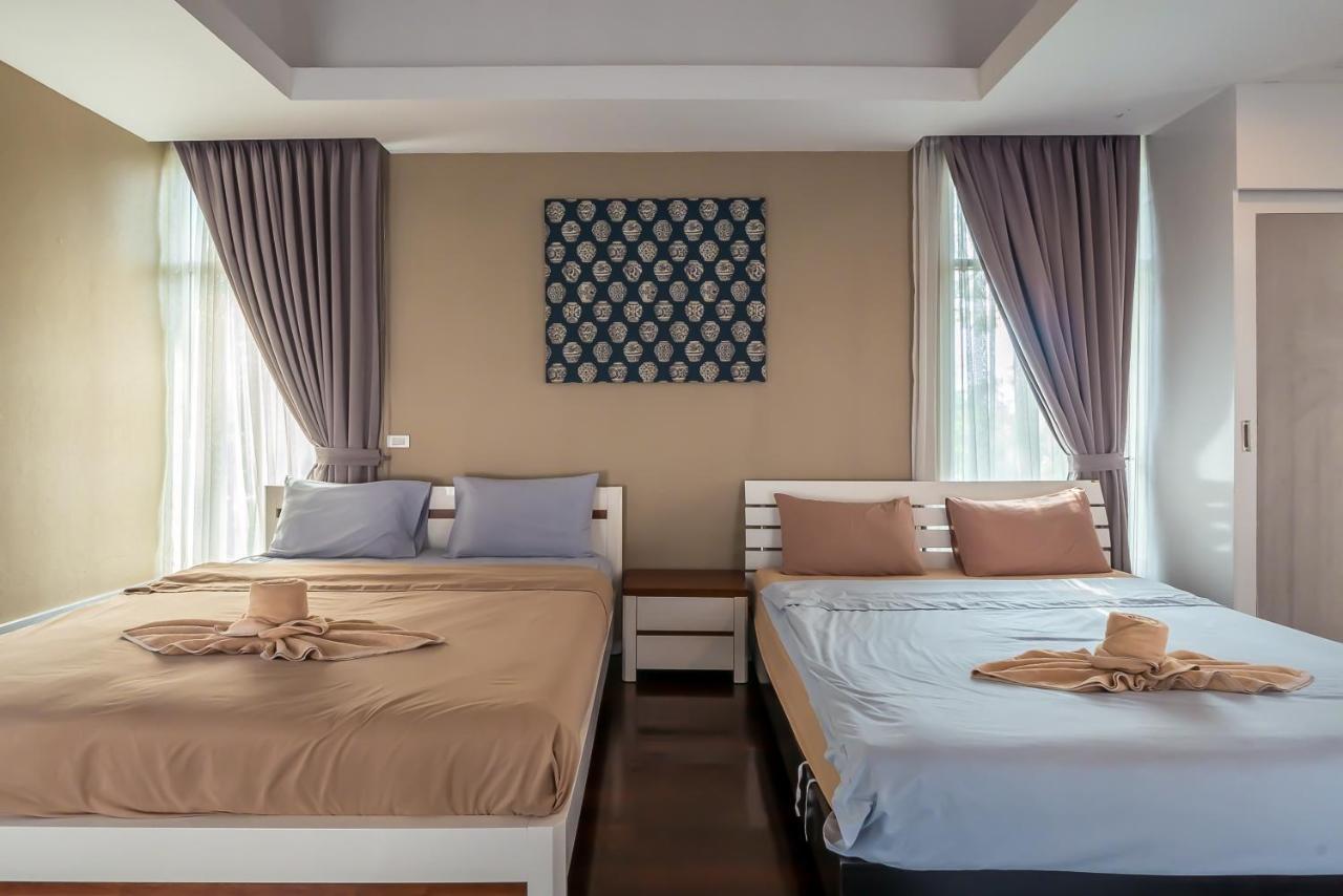 Jomtien Waree 8 - 6 Bedroom Pool