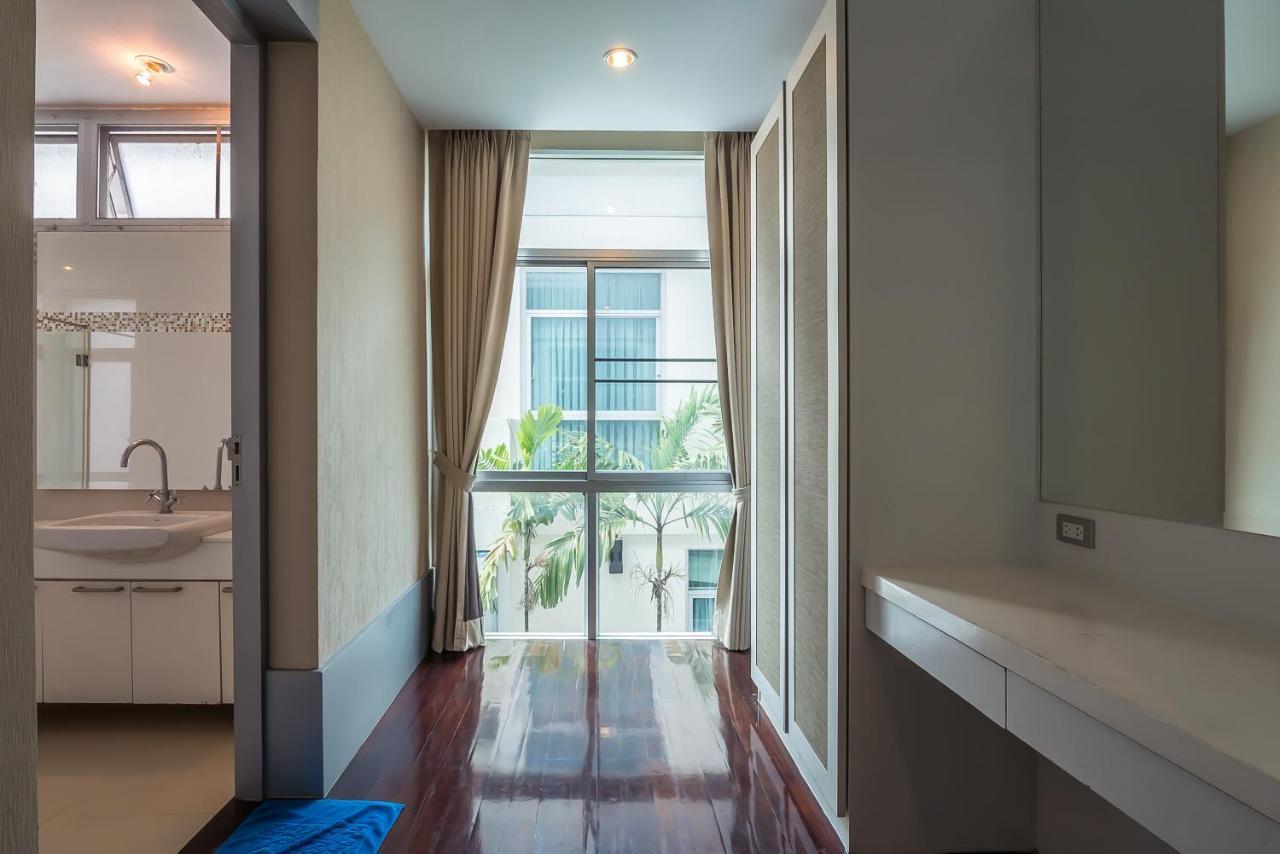 Jomtien Waree 8 - 6 Bedroom Pool Villa