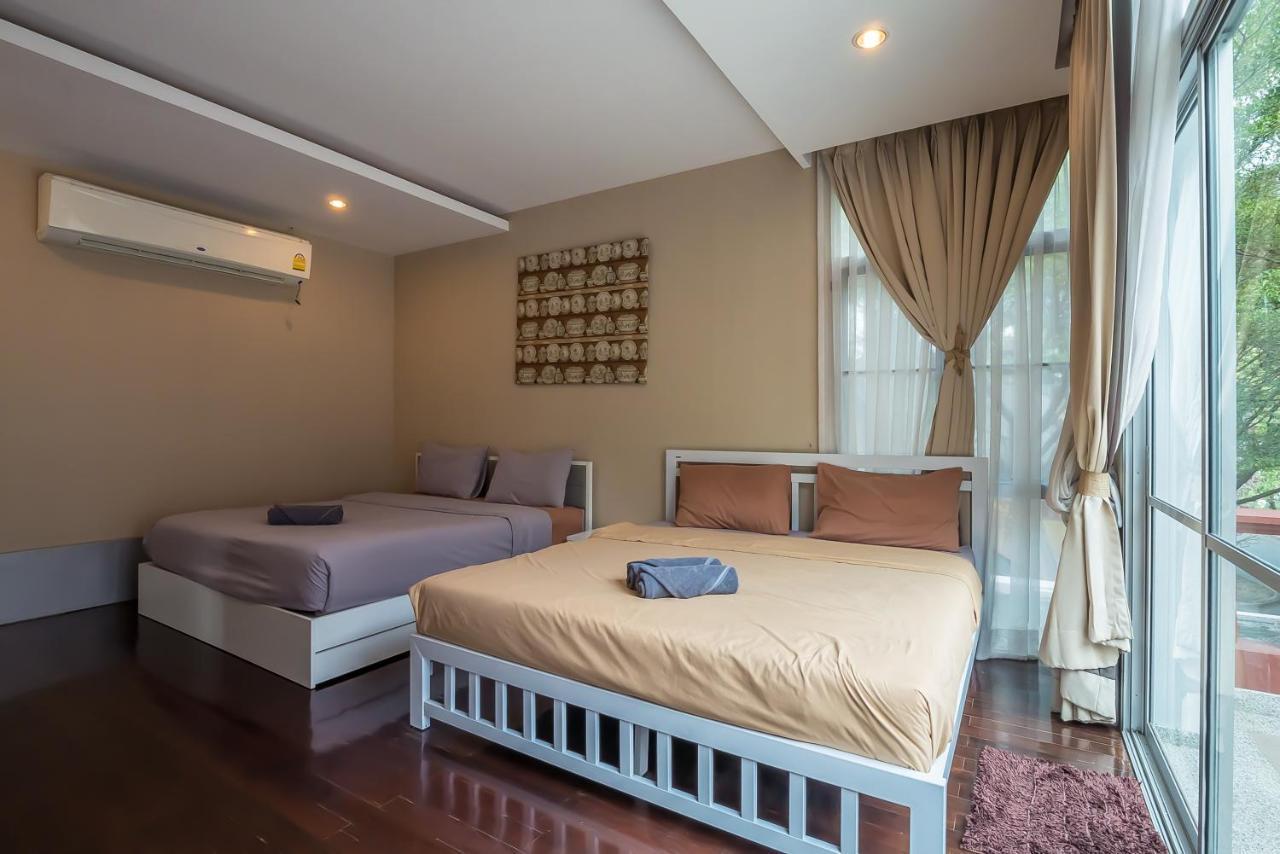 Jomtien Waree 8 - 6 Bedroom Pool